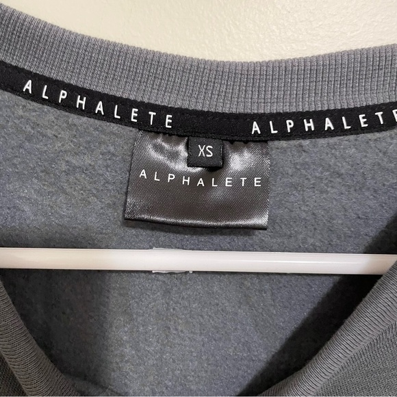 Alphalete Proud Never Satisfied Cropped Sweatshirt Gray XS Long Sleeve - Picture 6 of 7